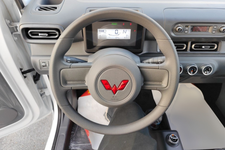 五菱汽车 五菱之光新能源 2025款 201km 标准型中控内饰13