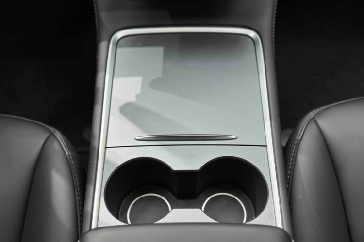 特斯拉 Model 3 2022款 后轮驱动版局部细节9004