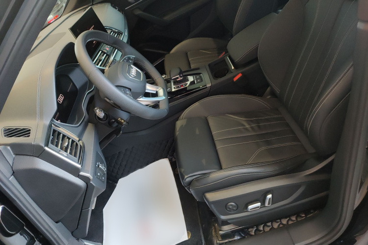 奥迪Q5L 2024款 45 TFSI 豪华动感型局部细节19