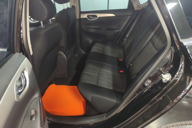 日产 轩逸 2024款 改款二 经典 1.6XE CVT舒适版中控内饰21