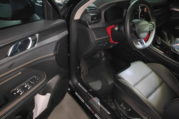 领克01 2023款 2.0TD 两驱亚运版中控内饰7003