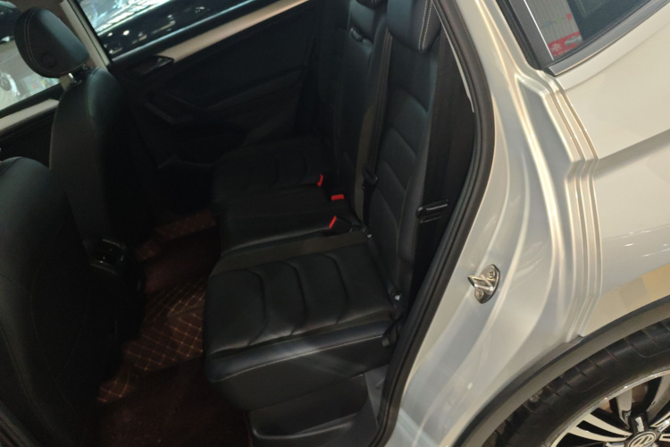 大众 途观L 2019款 改款 330TSI 自动两驱全景舒适版 国VI中控内饰7004