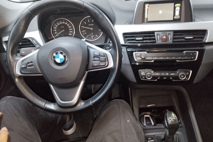 宝马X1 2016款 sDrive18Li 尊享型中控内饰12