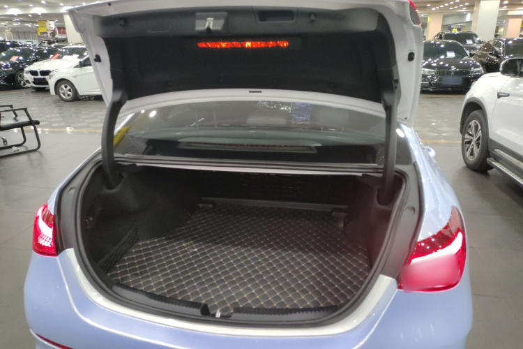 奔驰C级 2024款 改款 C 260 L 运动版局部细节23