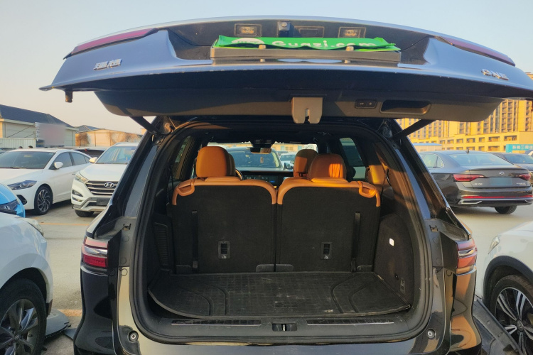 理想汽车 理想ONE 2021款 增程6座版机舱底盘23