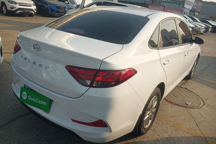 现代 悦动 2018款 1.6L 自动悦目版GL 国VI车身外观7