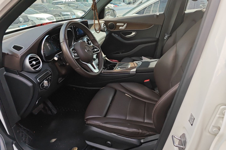 奔驰GLC 2022款 改款 GLC 300 L 4MATIC 动感型臻藏版中控内饰19