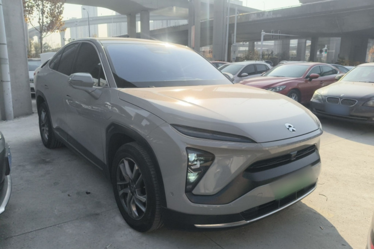 蔚来EC6 2022款 100kWh 运动版车身外观3