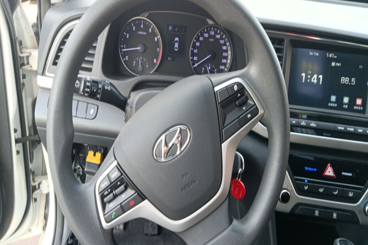 现代 领动 2016款 1.6L 自动智炫·精英型中控内饰13