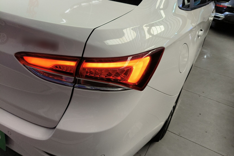 别克 英朗 2019款 18T 自动互联精英型 国VI车身外观9