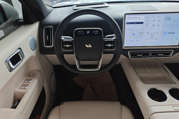 理想汽车 理想L9 2024款 Ultra中控内饰13