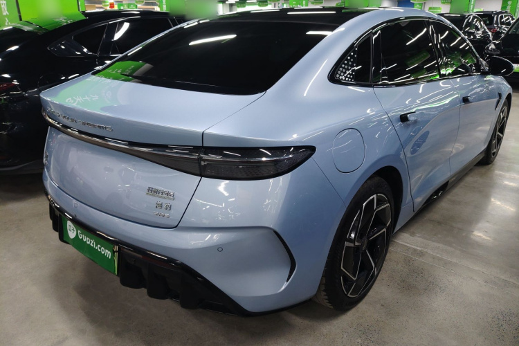 比亚迪 海豹 2022款 650km 四驱性能版车身外观7