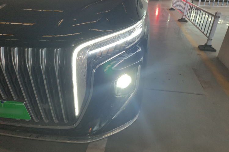 红旗HQ9 2023款 2.0T 智联旗享版局部细节36