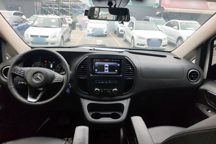 奔驰 威霆 2016款 2.0T 商务版中控内饰7002