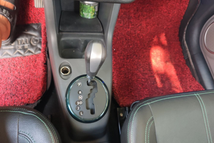 铃木 雨燕 2016款 1.5L 自动时尚型酷玩版局部细节18