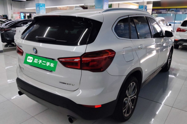 宝马X1 2019款 sDrive20Li 领先型车身外观6005