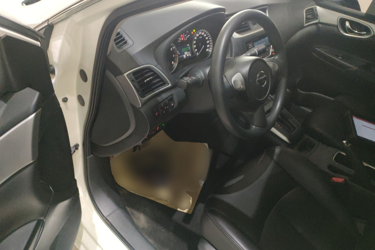 日产 轩逸 2021款 经典 1.6XE CVT专享版中控内饰20