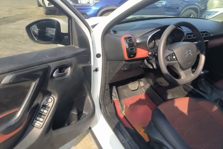 雪铁龙C3-XR 2019款 230THP DCT越动版中控内饰20