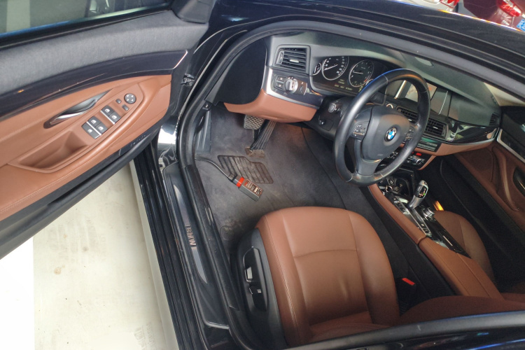 宝马5系 2017款 520Li 典雅型中控内饰7003