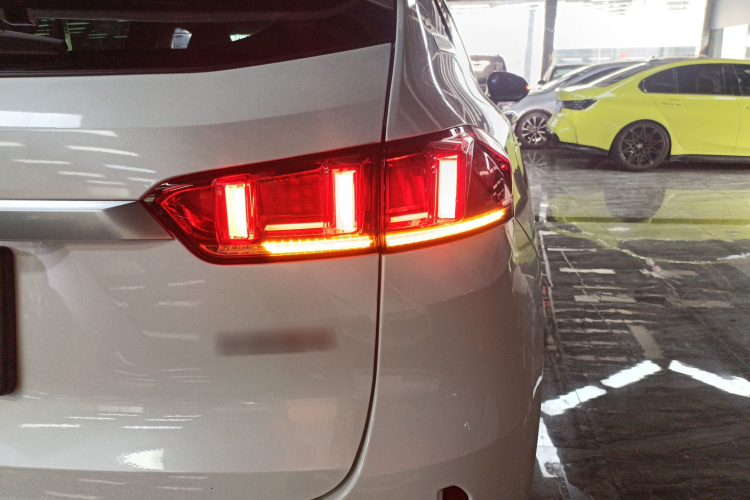 魏牌 VV7 2017款 VV7c 2.0T 豪华型车身外观9