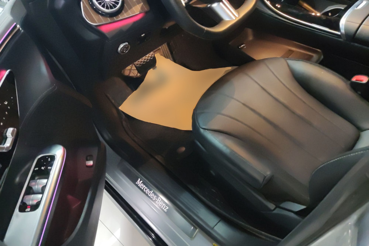 奔驰EQE 2022款 350 先锋版中控内饰7003