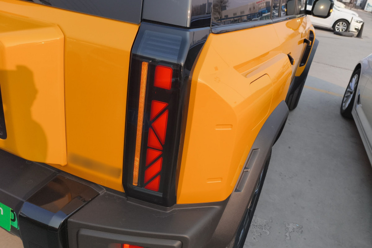 奇瑞 风云X3L 2025款 215远行版车身外观9