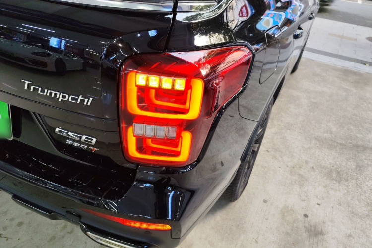 广汽传祺 传祺GS8 2021款 390T 两驱暗夜骑士版车身外观6001