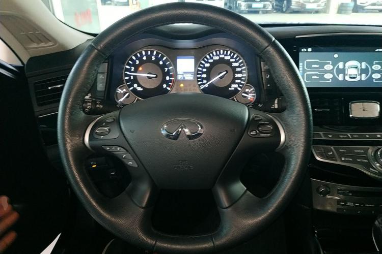 英菲尼迪Q70 2017款 Q70L 2.5L 精英版局部细节13