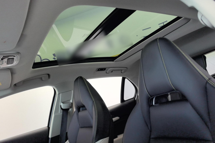 领克02 2022款 2.0TD DCT耀Plus中控内饰22