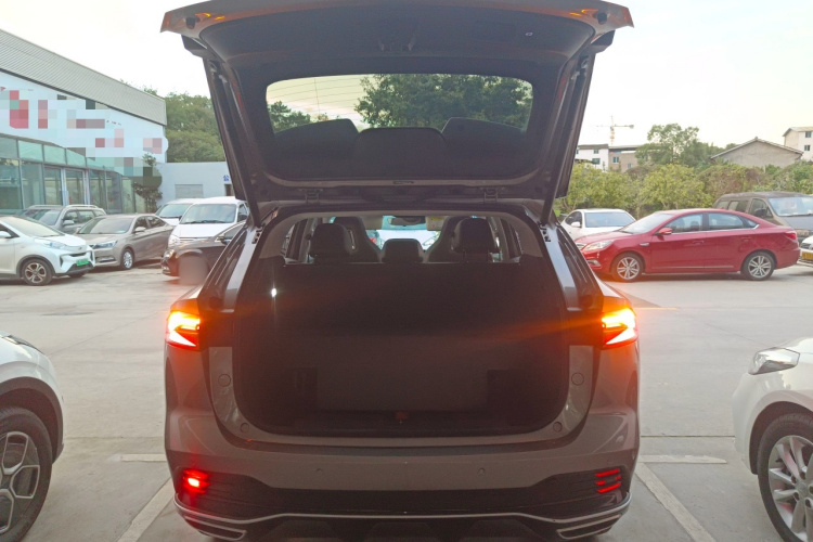 荣威RX5 2023款 1.5T 尊荣滑屏版机舱底盘23