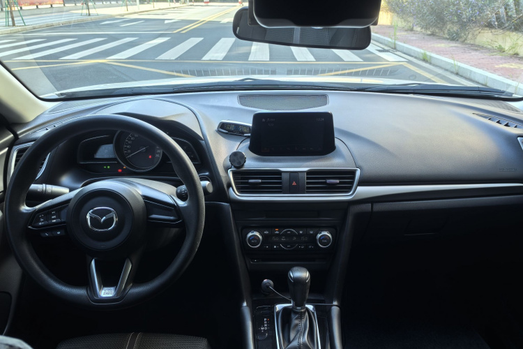 马自达3 昂克赛拉 2019款 云控版 两厢 1.5L 自动豪华型 国VI中控内饰7001