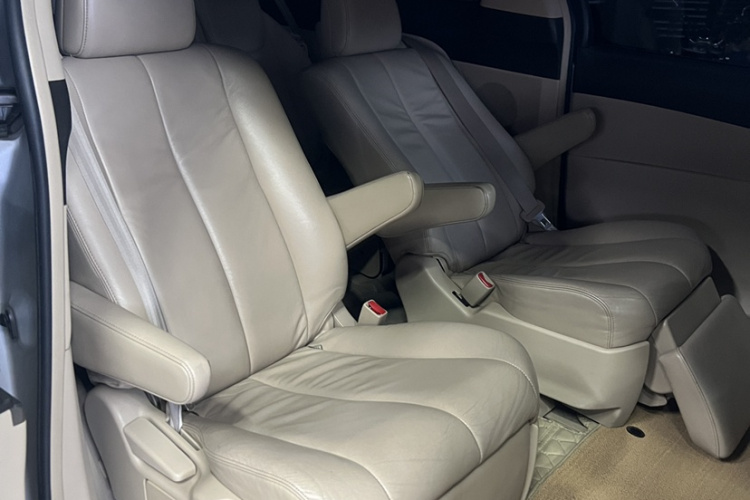 丰田 普瑞维亚 2012款 2.4L 7人座豪华版中控内饰7009