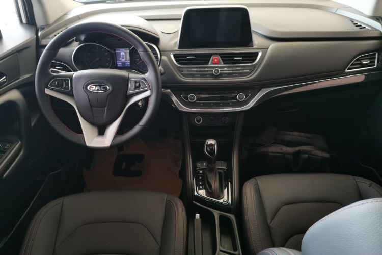 江汽集团 瑞风S3 2017款 1.6L CVT豪华智能型中控内饰7002