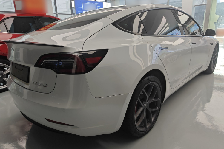特斯拉 Model 3 2022款 Performance高性能全轮驱动版车身外观7