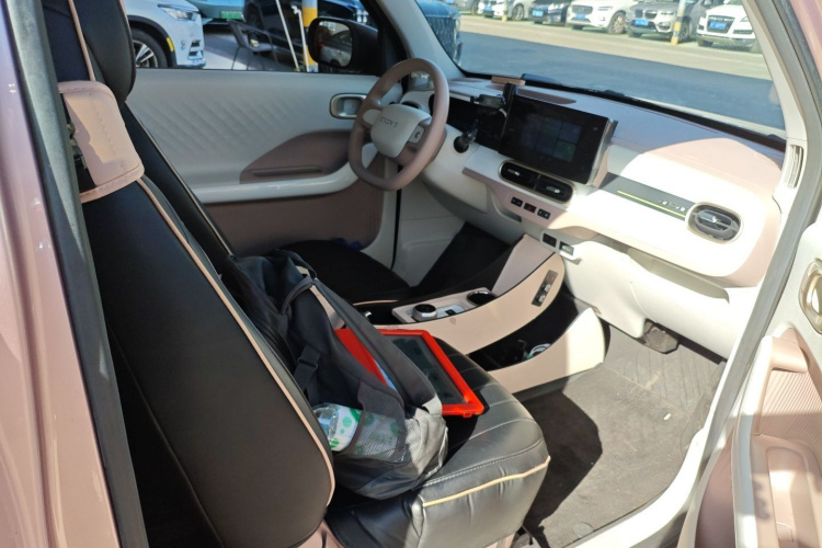 吉利银河 2025款 210km 熊猫卡丁局部细节41