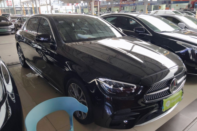 奔驰E级 2021款 E 300 L 运动时尚型车身外观3