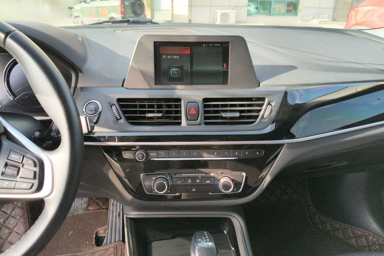 宝马1系 2018款 改款 118i 运动型局部细节16