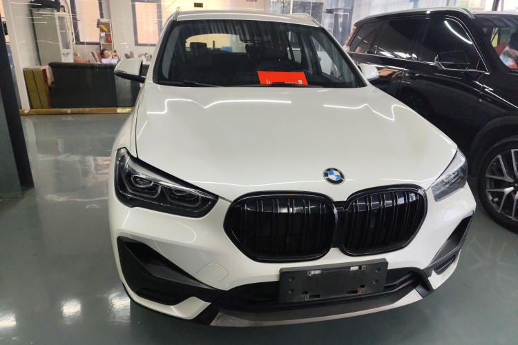 宝马X1 2020款 sDrive25Li 领先型车身外观2