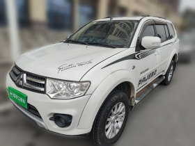 三菱 帕杰罗·劲畅 2013款 3.0L 自动两驱豪华版