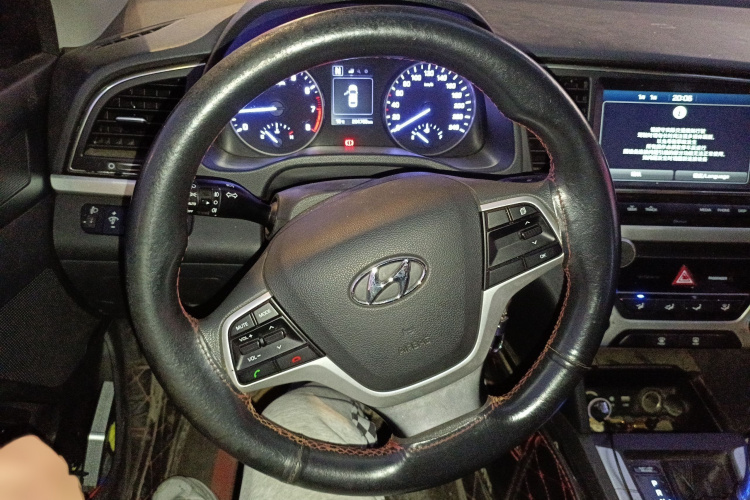 现代 领动 2016款 1.6L 自动智炫·精英型局部细节13