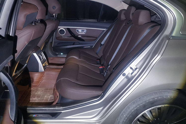 宝马3系 2019款 320Li 时尚型中控内饰7004