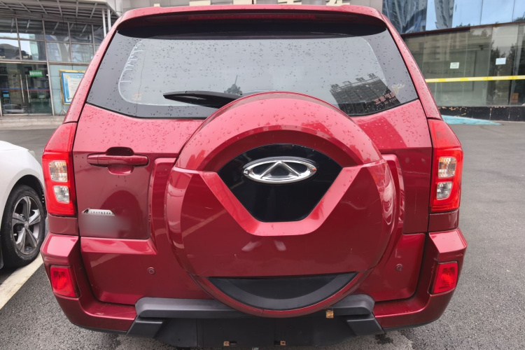 奇瑞 瑞虎3 2015款 1.6L 手动智尚纪念版车身外观6