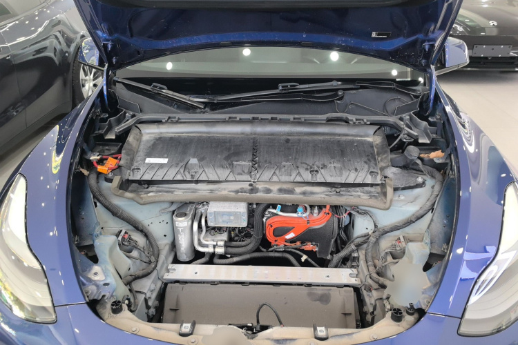 特斯拉 Model Y 2021款 标准续航后驱版机舱底盘24