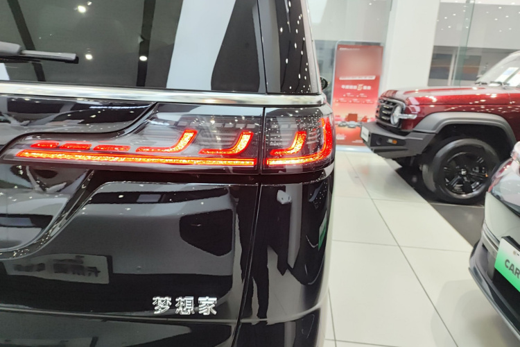 岚图汽车 岚图梦想家 2022款 0碳版 梦+智享包 475km车身外观6006