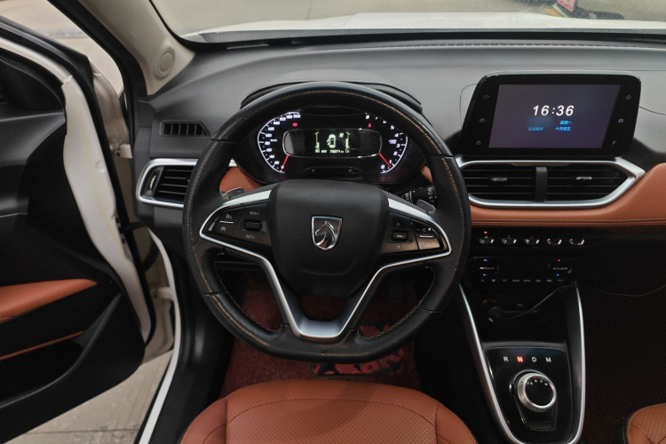 宝骏510 2017款 1.5L 自动豪华型中控内饰13