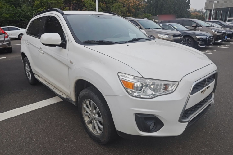 三菱 劲炫ASX 2013款 1.6L 手动两驱标准版车身外观6002