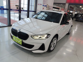 宝马1系 2022款 120i M运动曜夜版