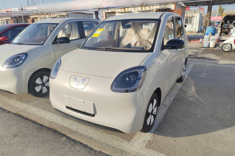 五菱汽车 宏光MINIEV 2025款 四门版 进阶款车身外观1