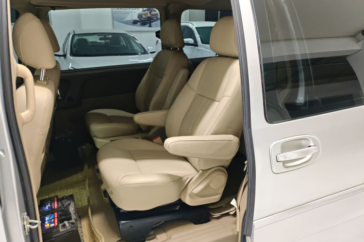 别克GL8 2014款 2.4L 经典版中控内饰21