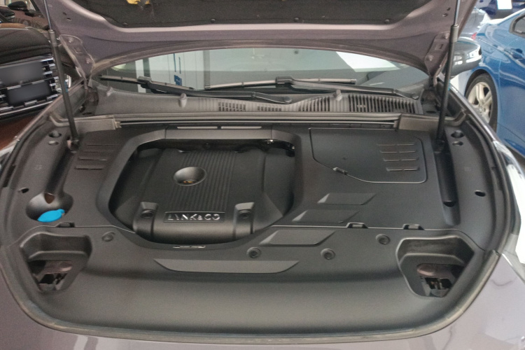 领克02 2021款 2.0TD 自动两驱耀 冠军版机舱底盘24